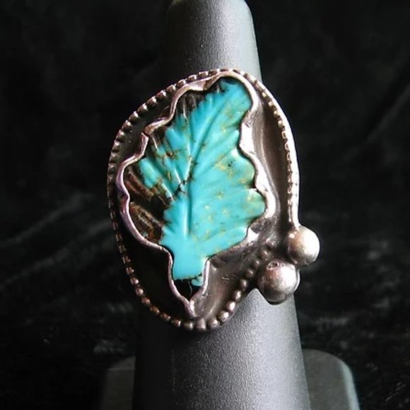 Carved Turquoise Navajo Ring - Picture 3 of 7